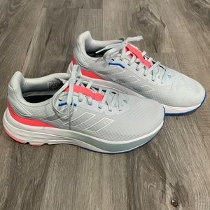 Adidas Lightmotion sneakers